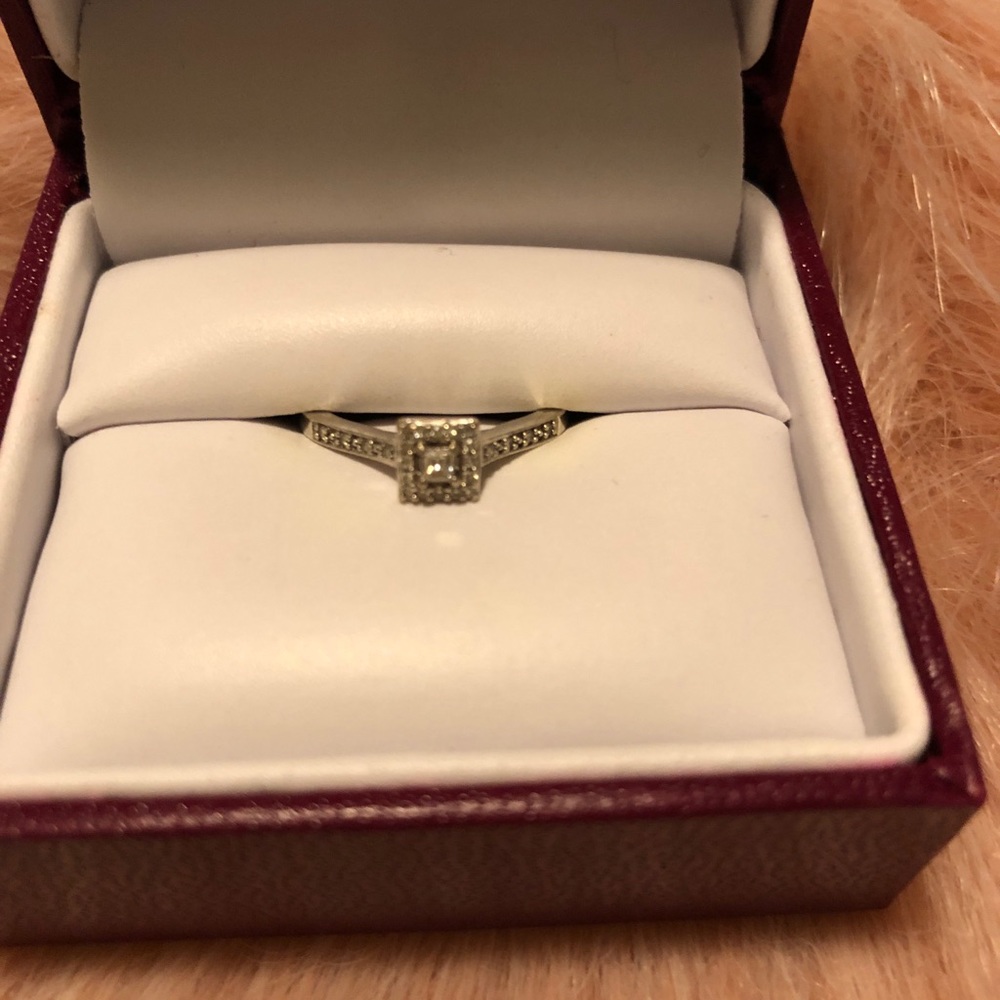 Promise ring - Picture 3 of 8